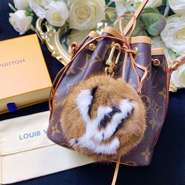 ブランドキーホルダー側面デザイン